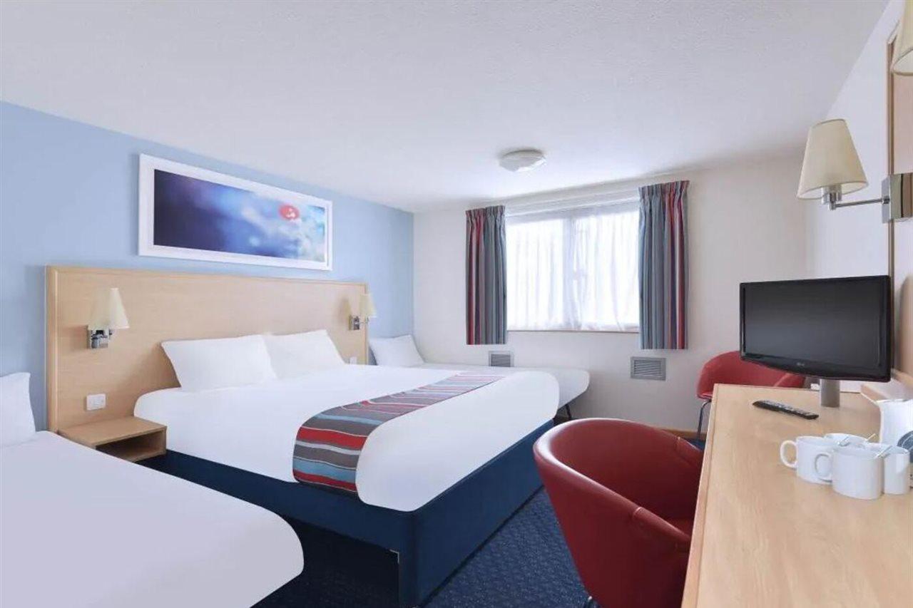 Travelodge Newcastle Whitemare Pool Low Walker Экстерьер фото