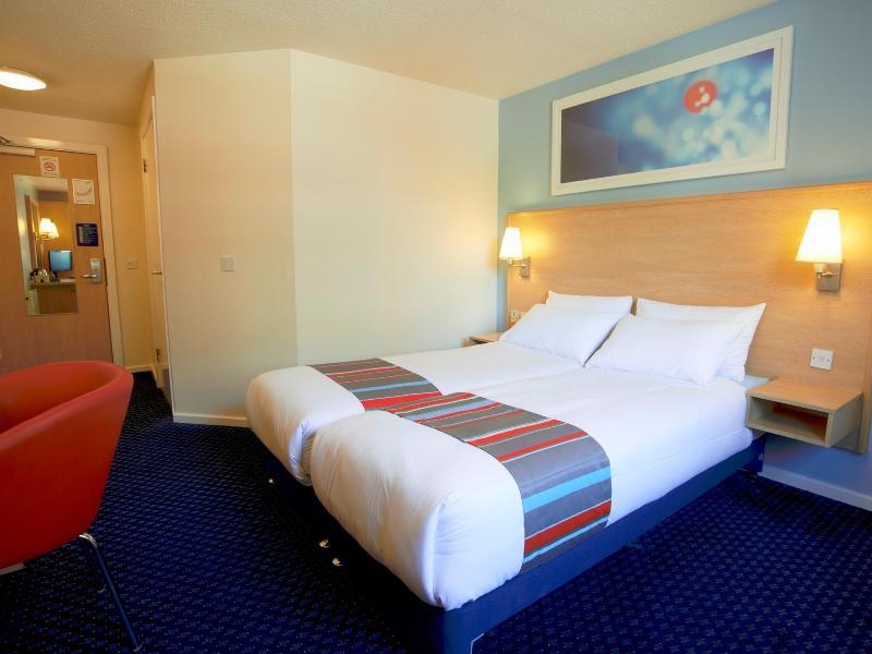 Travelodge Newcastle Whitemare Pool Low Walker Экстерьер фото